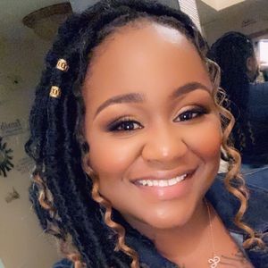 Meet your Posher, Khadijah